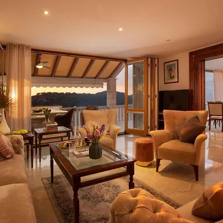 Villa Beautiful Monarch 1