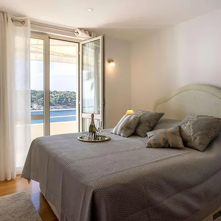 Beautiful Monarch 1 * Dubrovnik
